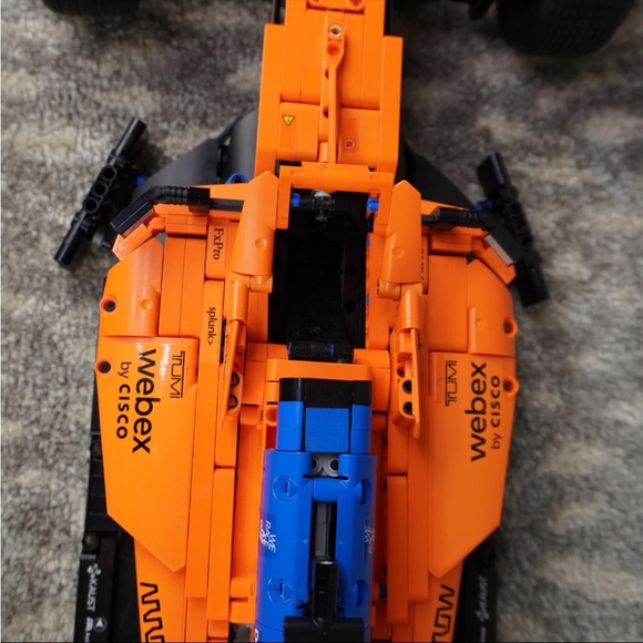 LEGO Technic Race Set 42141 McLaren Formula 1 Team 2022 Race Car W/ Box & Manual - Picture 11 of 15